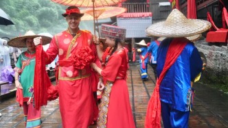 法国韩国等博主在宜昌过端午：游三峡、包粽子、看龙舟赛，还没走就想再来
