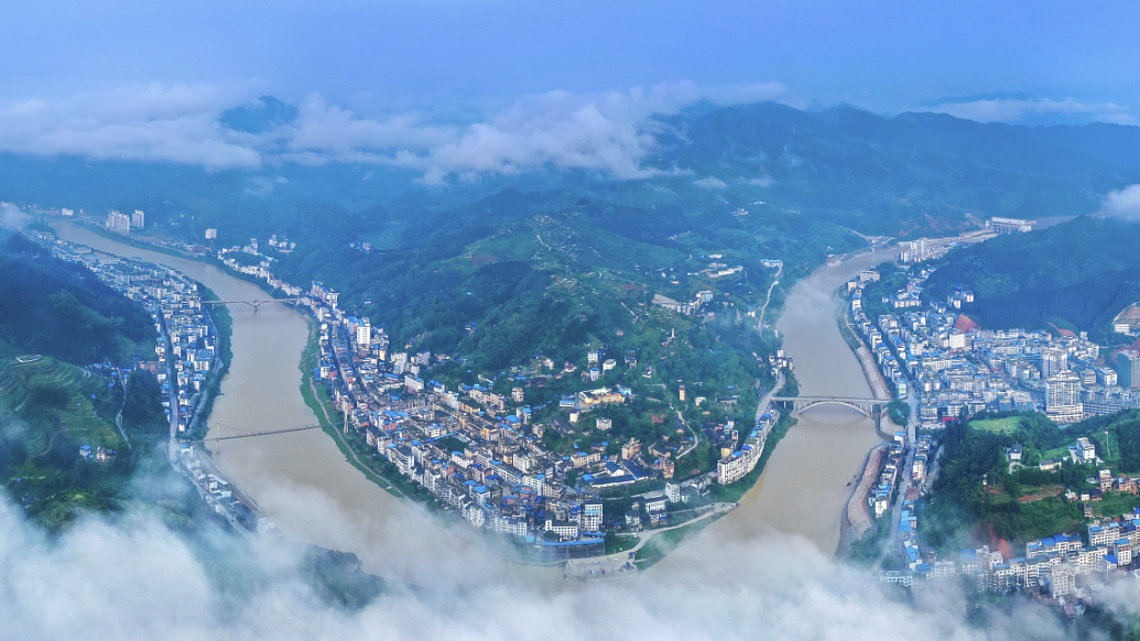 贵州从江县洪水水位上涨，县城部分地区居民被要求紧急撤离