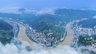 贵州从江县洪水水位上涨，县城部分地区居民被要求紧急撤离
