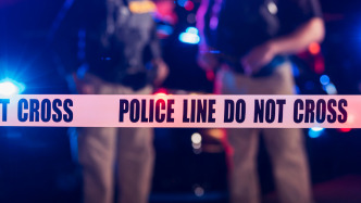 菲律宾一高中发生枪击事件已致3死5伤，一名嫌疑人在逃