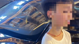 诚实的孩子遇上暖心的叔叔，小学生骑车划伤路边宝马，追两条街认错获谅解