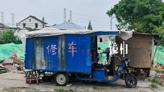 废墟里的修车师傅：城市向前，而他留在原地｜镜相