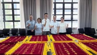 他带着气胸引流管去高考，618分背后藏着众人的守护