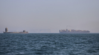 霍尔木兹海峡启动大规模海员疏散，复航能否扭转海运高价行情