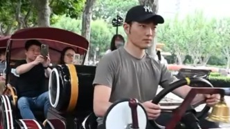 玩法又增多了，上海复兴公园开行免费夜间“小火车”