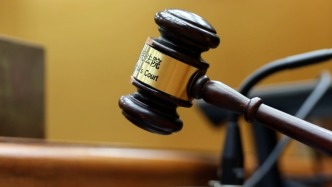 公司因货款纠纷起诉一、二审均败诉，三年后无锡中院主动启动再审撤销原审判决