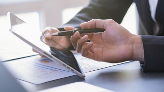 顶流基金经理所管产品再度增聘，交出旗下两只基金“独管权”