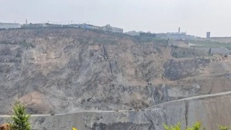 矿企非法占地致2.4万余株果树遭破坏，辽宁鞍山：无手续，属历史遗留问题