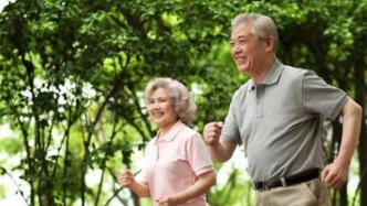 男性50岁以后，眉毛突然变长，说明了什么？多数人可能还不清楚