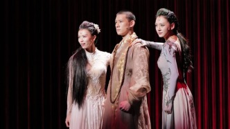 新生代接棒经典，话剧《青蛇》13年后重回上海