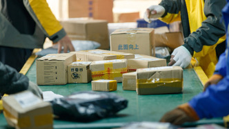 拆快递不再“里三层外三层”，限制快递过度包装的国标将实施