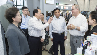 龚正市长调研促消费工作，更大力度激发消费活力