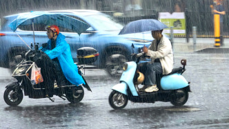 “梅超疯”还没“疯”完，上海明天局部大雨到暴雨