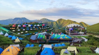 “贷”动名山焕新颜，武功山上客如云