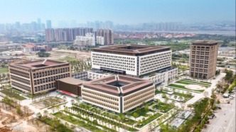 安踏集团和敏基金会发布2025年报，20亿捐建公立三甲医院年内开诊