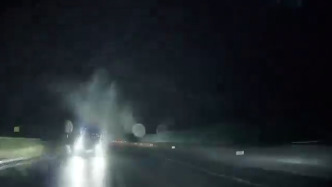 湖南一车辆深夜在高速公路逆行，交警：已找到逆行司机