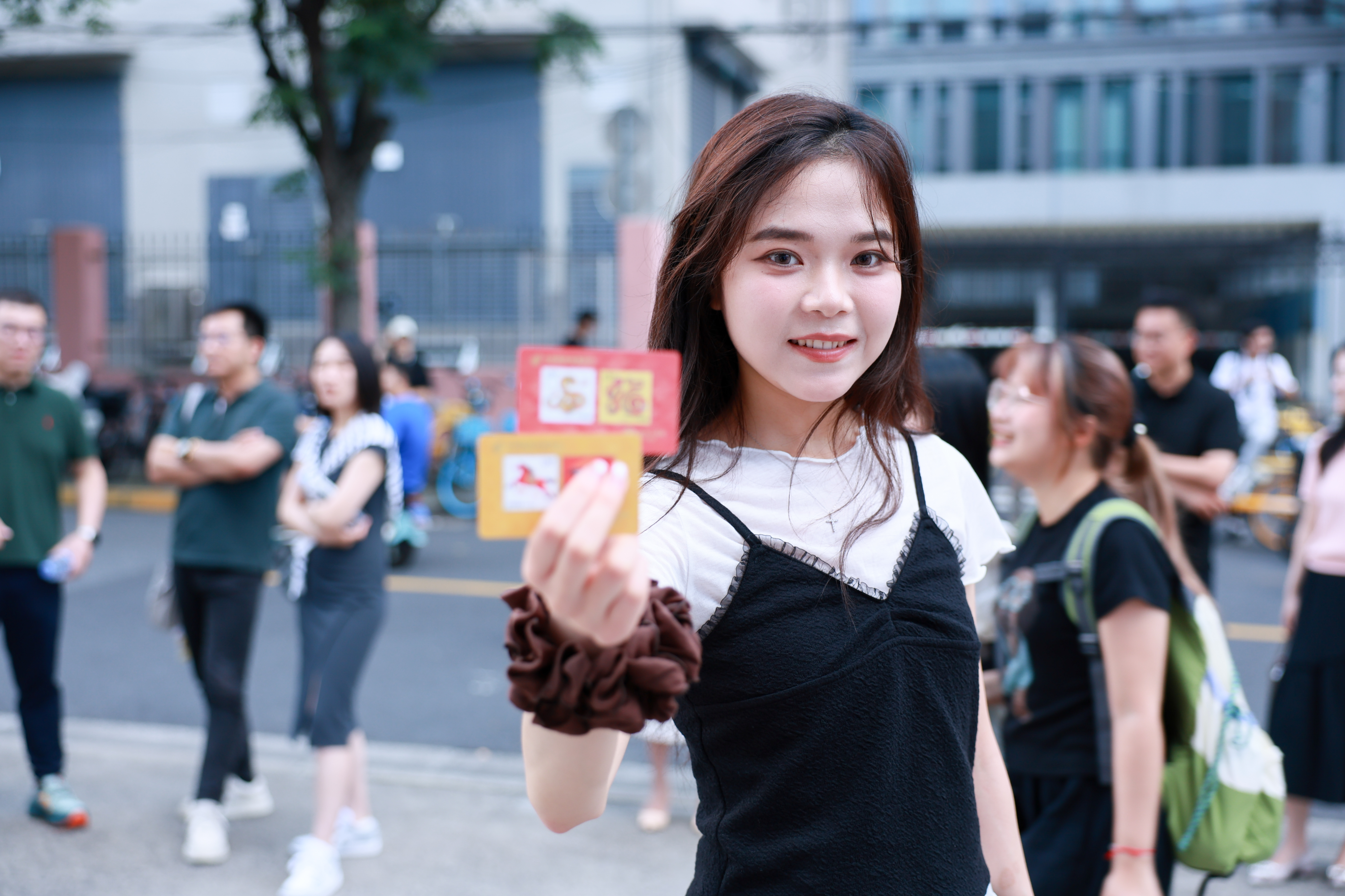 https://imgpai.thepaper.cn/newpai/image/1782977041000_n25d7w_1782982620270.jpg