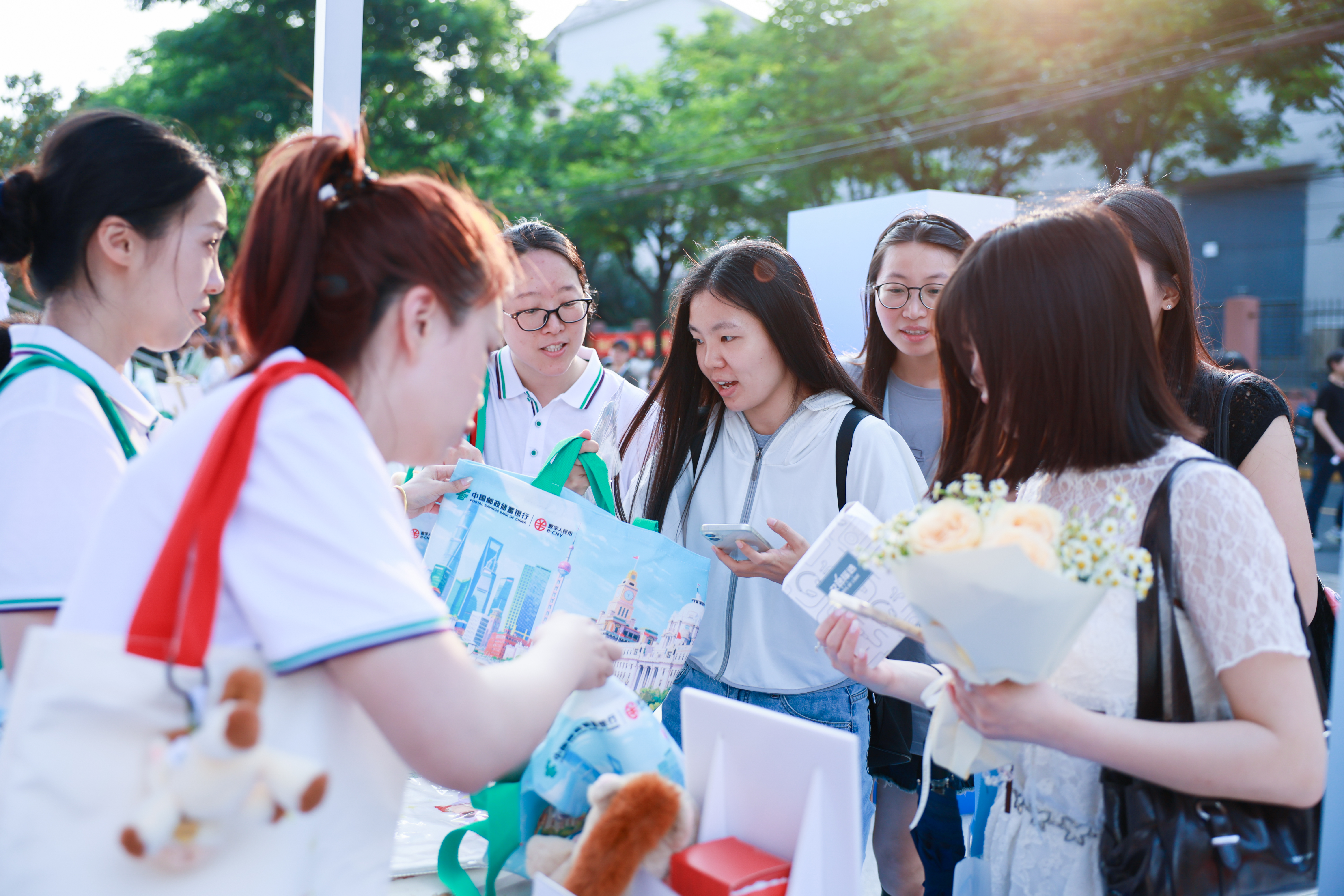 https://imgpai.thepaper.cn/newpai/image/1782977045000_a5FHwJ_1782982571386.jpg
