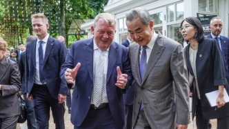 王毅同丹麦外交大臣拉斯穆森会谈：中欧是伙伴而不是对手