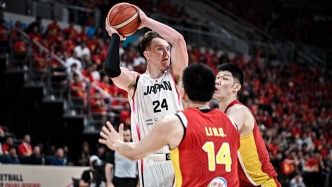 独砍27分，日本男篮归化球员霍金森：每支队伍都有自己优势