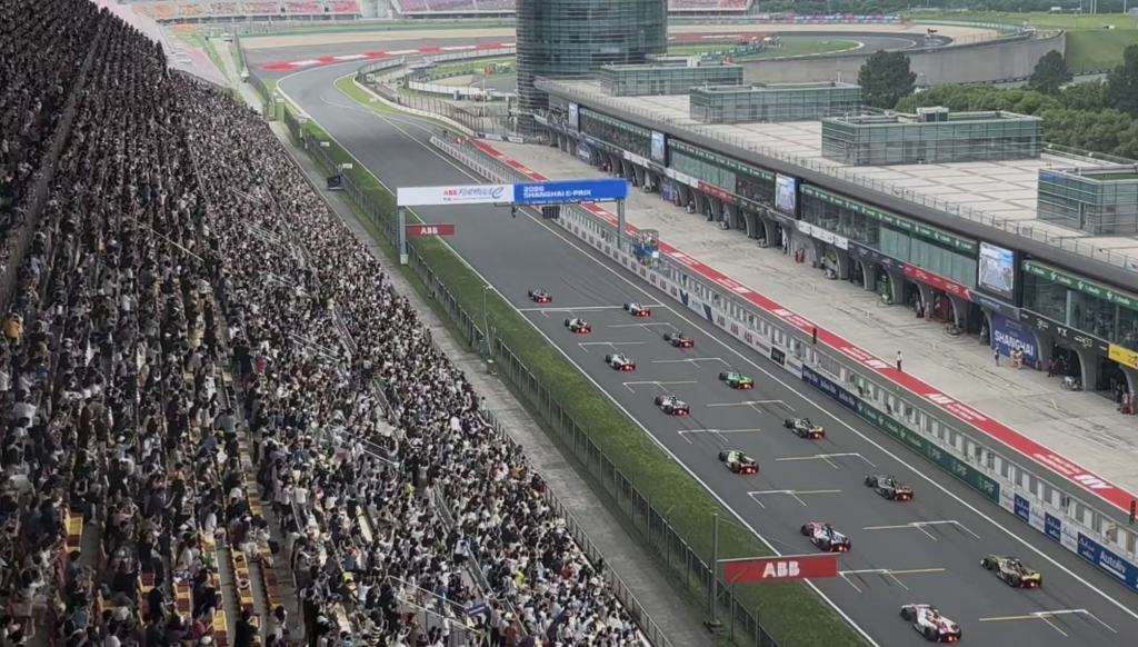 雨天不减“速度与激情”,又一国际赛事本周末在沪开赛