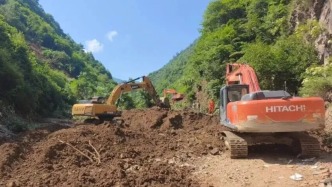 应急部对甘肃启动国家地质灾害四级应急响应，派工作组赶赴现场