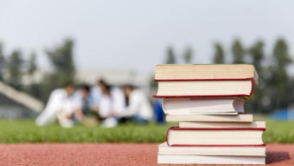 马上评丨大学如何把高年级学生的心“焐热”？