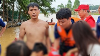 直击南宁洪灾｜横州云表镇热心村民照看邻家三名走散小孩三天，上岸就想给孩子家长报平安