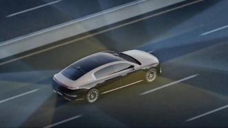 Battle Lines Drawn as China Carmakers Challenge Tesla in Self-Driving
