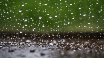 来论｜暴雨预警短信背后，多少人在行动？