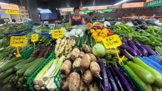 台风“巴威”将至，申城“菜篮子”量足价稳吗？记者实地探访