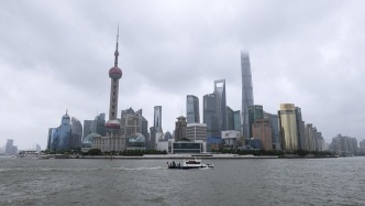 台风“巴威”预计今天傍晚越过上海同纬度，距上海约300公里