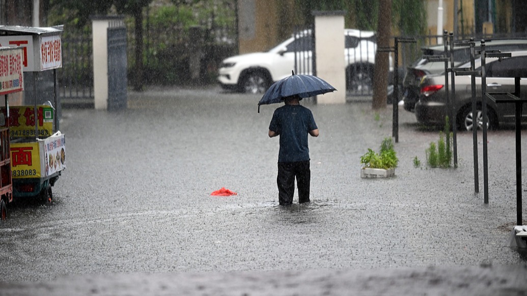 台风“巴威”一路北上：“风弱雨强”的北上台风为何不容小觑？