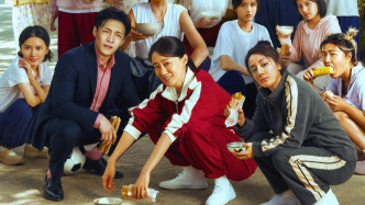 两天票房破5亿元却骂声一片，周星驰的《功夫女足》值得看吗？