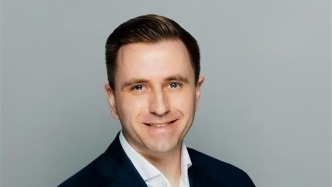 专访|奔驰销售公司CEO谈纯电GLC背后的电动豪华新解法