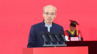 人民锐评：“你不必听说，你只管领教”刷屏，靠奋斗打破“身份标签”