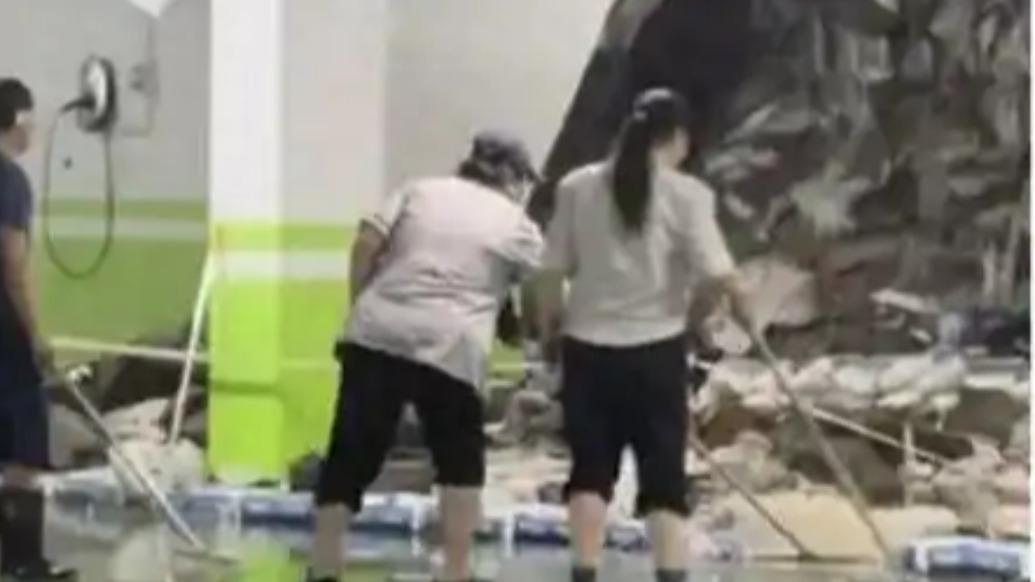 配图