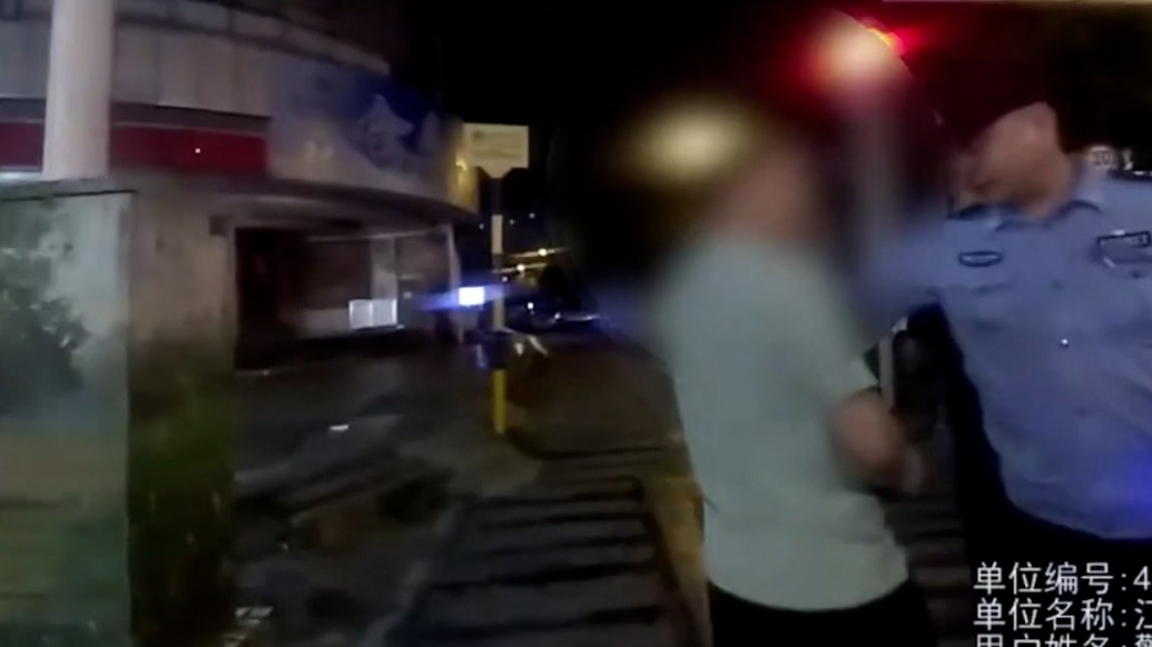司机逆行引发纠纷,交警闻出酒味,他撒腿就跑……结果跑进了派出所?