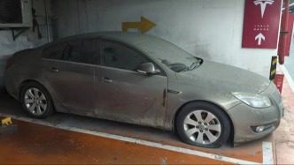 “僵尸车”占位4年不挪，九江警方介入后车主才拖离报废