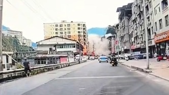 行车记录仪录下重庆彭水山体崩塌瞬间，目前已搜救出9名被困者