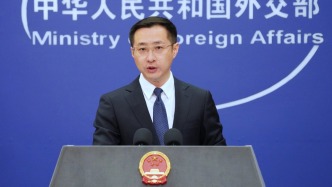 美方新规收紧记者等入境停留期限，外交部：要求立即撤销对中国记者歧视性政策