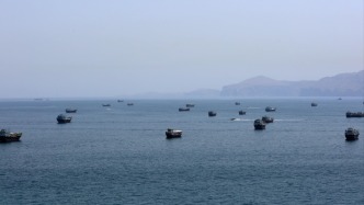 美军称“两艘油轮在霍尔木兹海峡触雷爆炸”消息不实