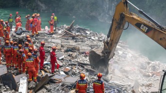 重庆山体崩塌现场发现生命迹象