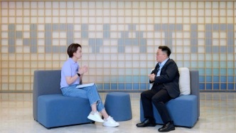 AI能学会“爱”吗？周伯文：先别谈“爱”，先学会“安全”
