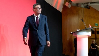 新闻蒸馏器｜伯纳姆今天就任英国首相：老问题等待新答案