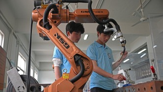 工人日报社评：职教专业上新，让人才培养与产业升级同频共振