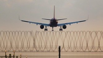 我国航空公司定期航线超1000条