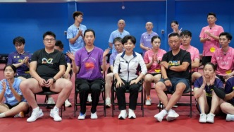 乒乓球嘉年华四强集结崇明，奥运冠军导师送来“攻心课”