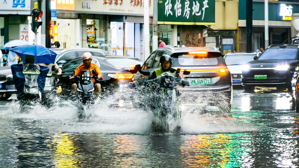上海最近怎么天天暴雨?有三重因素,明天仍要防范