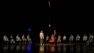 话剧《沧浪之水》全国巡演来到上海，原著问世20年依然现实